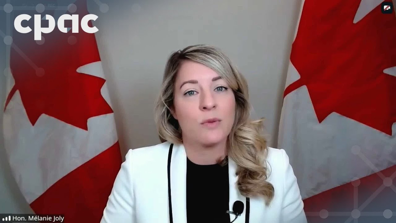 Foreign Affairs Min. Mélanie Joly speaks with reporters after Washington meetings – January 17, 2025