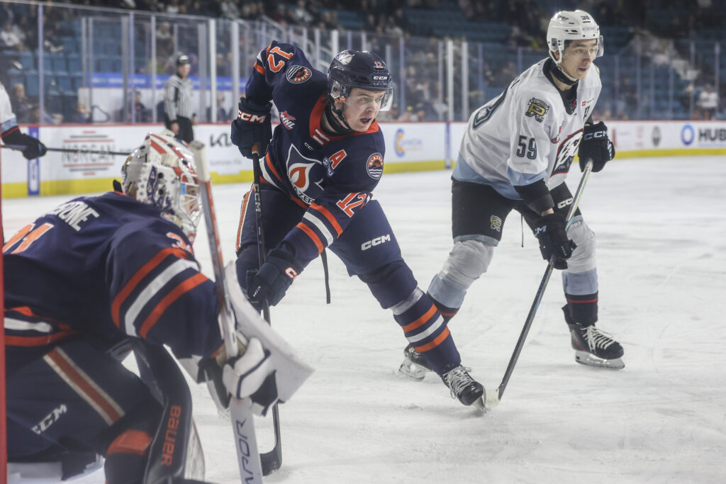 BLAZERS WIN 4-2 OVER WINTERHAWKS