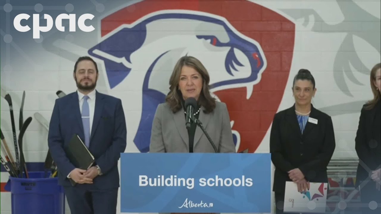 Alberta Premier Danielle Smith speaks with reporters in Calgary – March 14, 2025