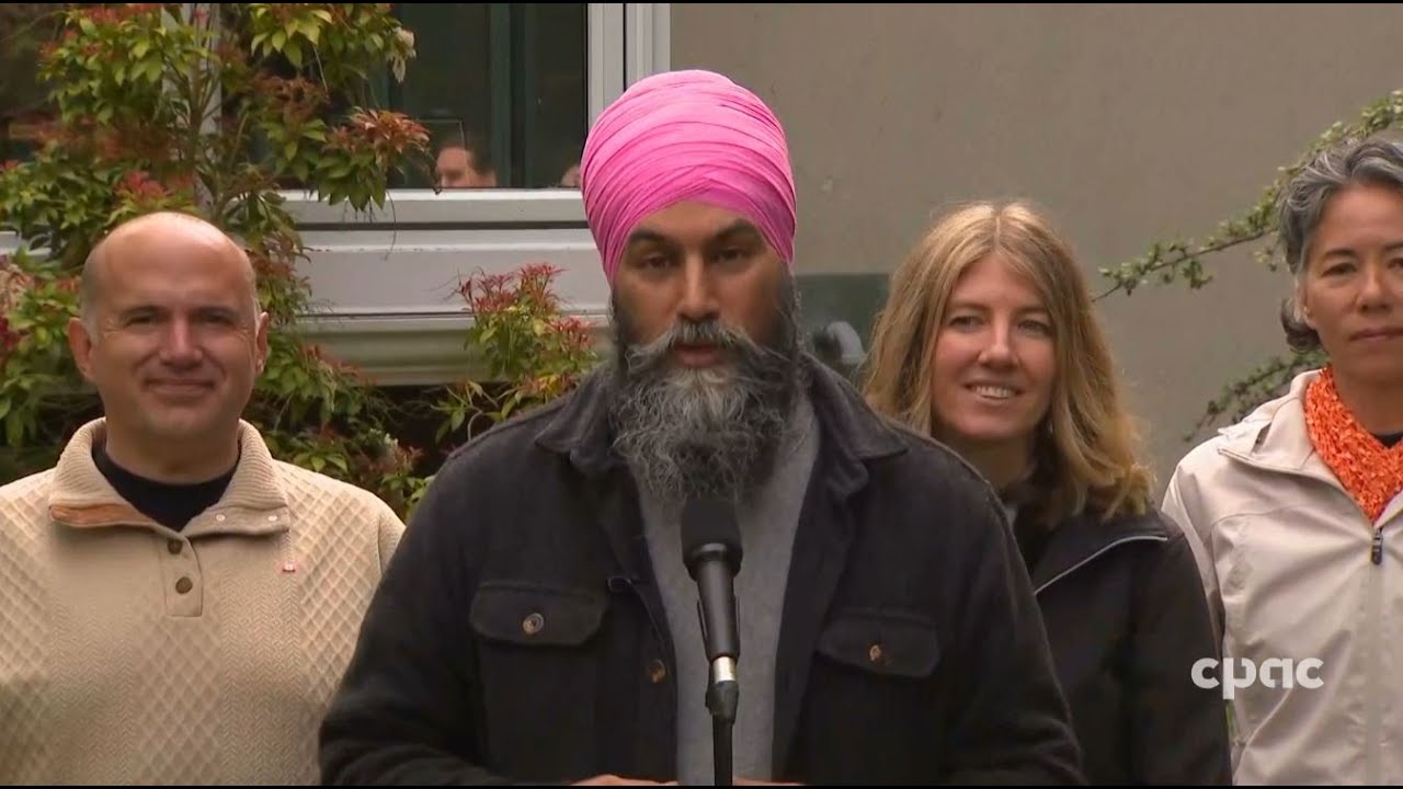 Jagmeet Singh speaks with reporters in Victoria – April 20, 2025