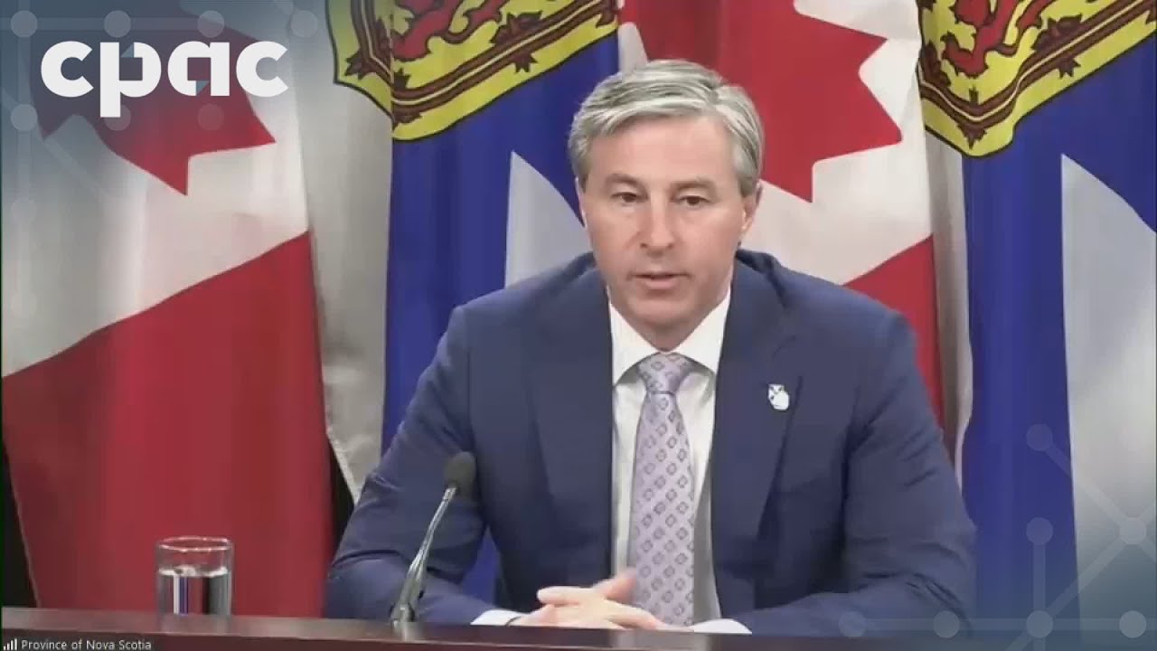 Nova Scotia Premier Tim Houston speaks with reporters in Halifax – April 17, 2025