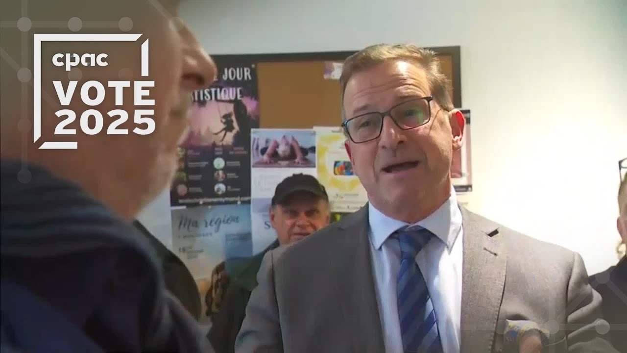Yves-François Blanchet fait campagne à Lachute, QC – 8 avril 2025