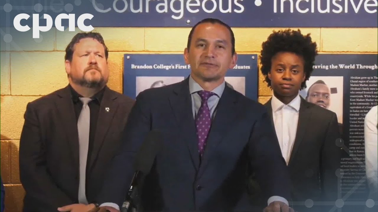 Manitoba Premier Wab Kinew holds a news conference on health-care training – July 16, 2025