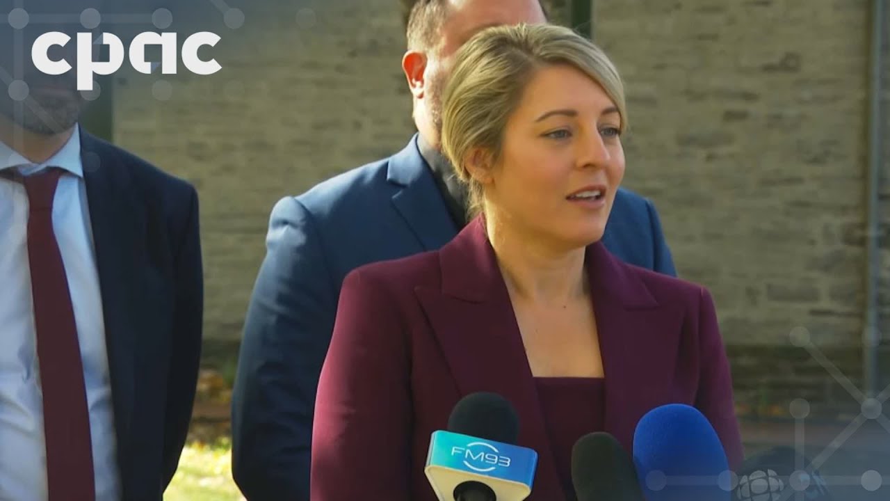 La ministre Mélanie Joly s’adresse aux médias à Québec – 17 octobre 2025