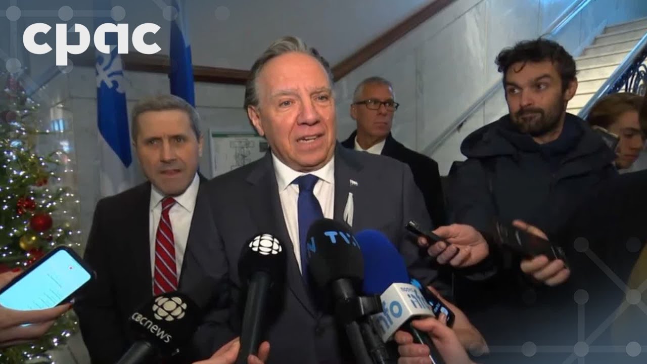 Le PM François Legault s'entretient avec des journalistes à Québec – 2 décembre 2025